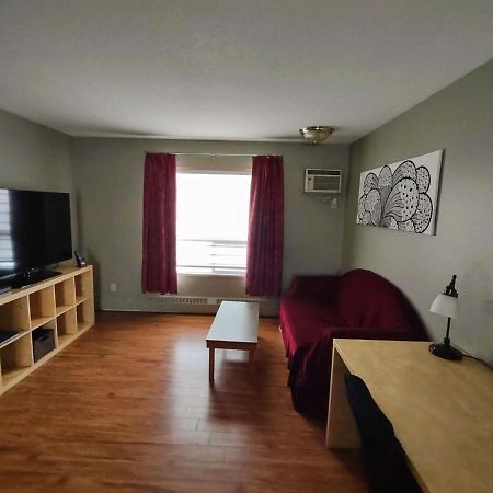 Stars Inn - Motel フォート・サスカチワン エクステリア 写真