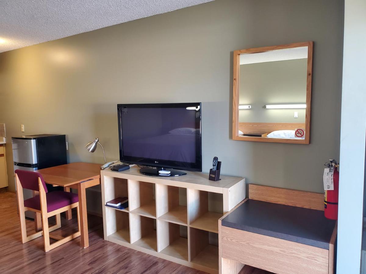 Stars Inn - Motel フォート・サスカチワン エクステリア 写真