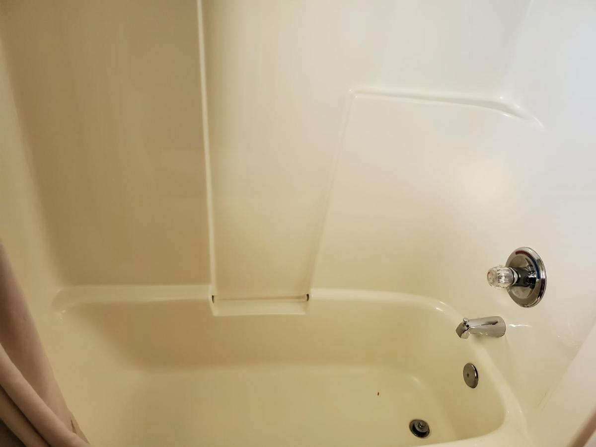 Stars Inn - Motel フォート・サスカチワン エクステリア 写真