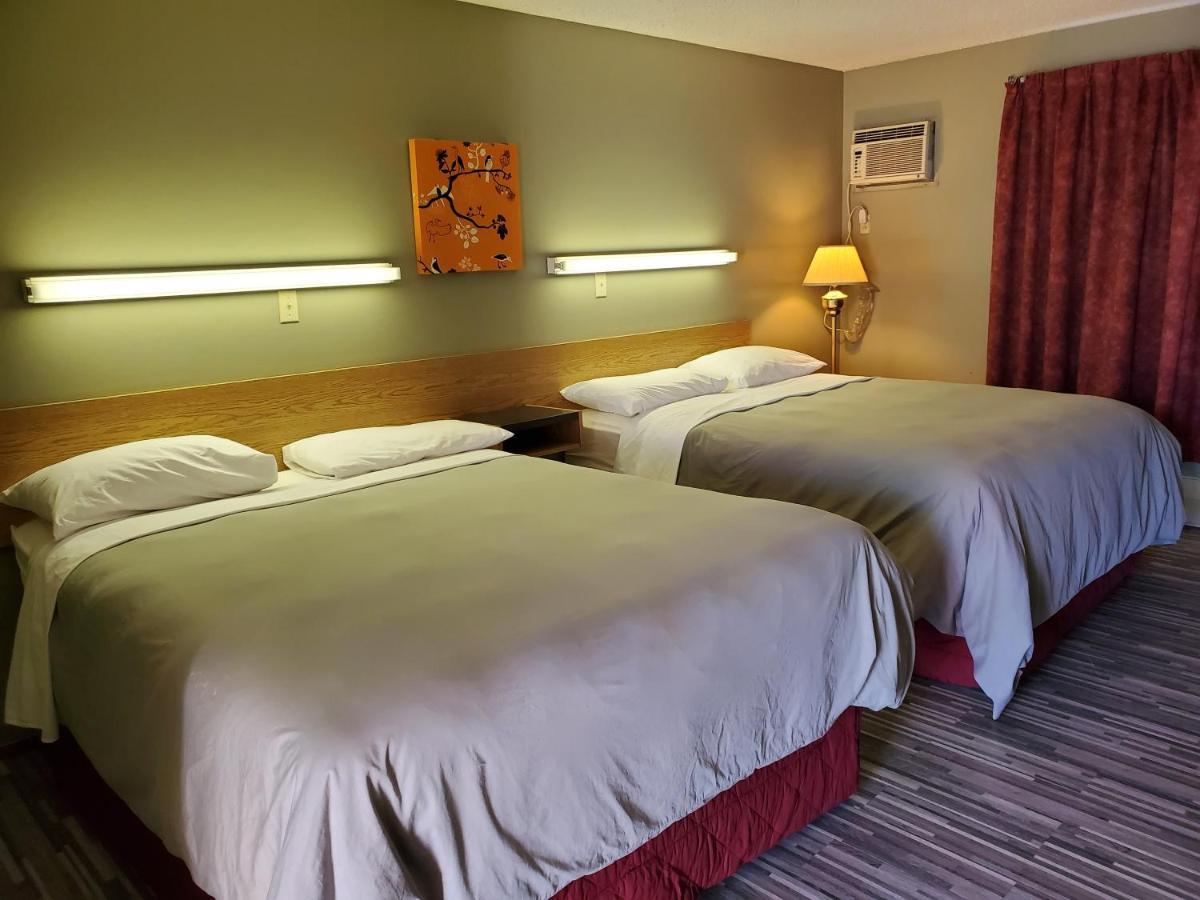 Stars Inn - Motel フォート・サスカチワン エクステリア 写真