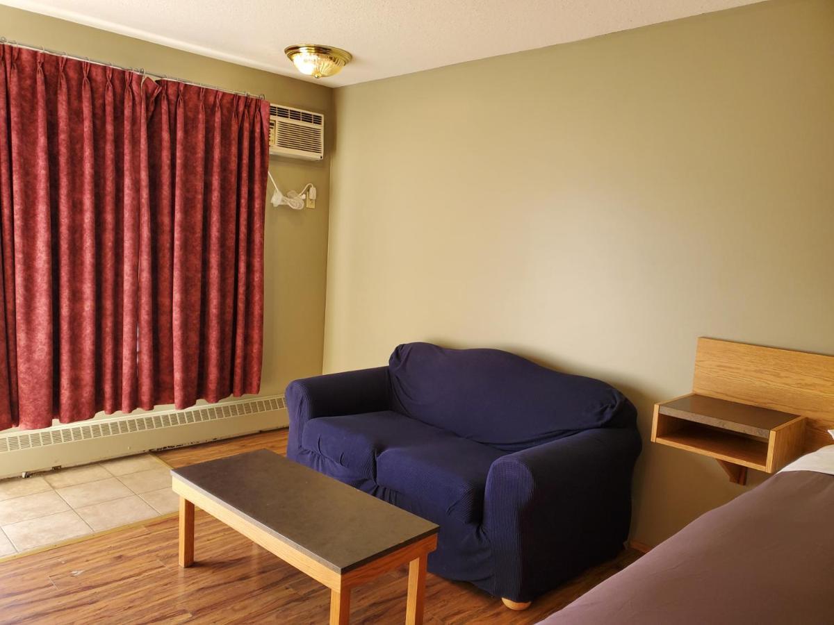 Stars Inn - Motel フォート・サスカチワン エクステリア 写真